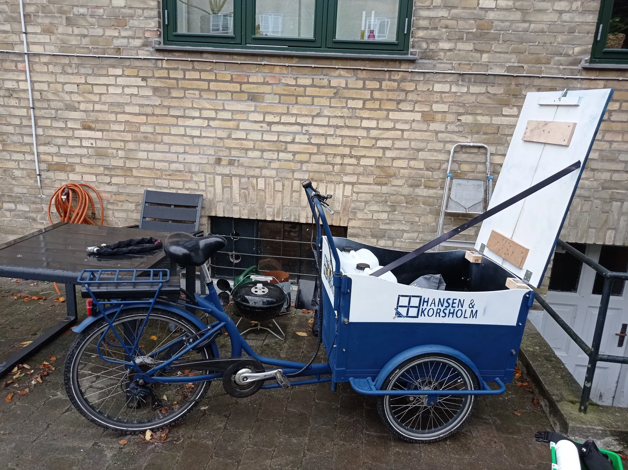 Hansen & Korsholms første ladcykel